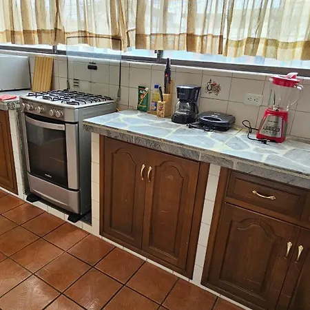 Apartamento Departamento Bien Ubicado Con Todo Lo Necesario Latacunga Exterior foto