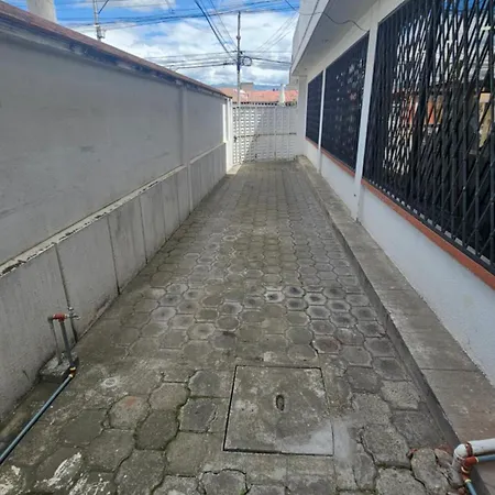 Apartamento Departamento Bien Ubicado Con Todo Lo Necesario Latacunga Exterior foto