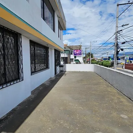 Apartamento Departamento Bien Ubicado Con Todo Lo Necesario Latacunga Exterior foto